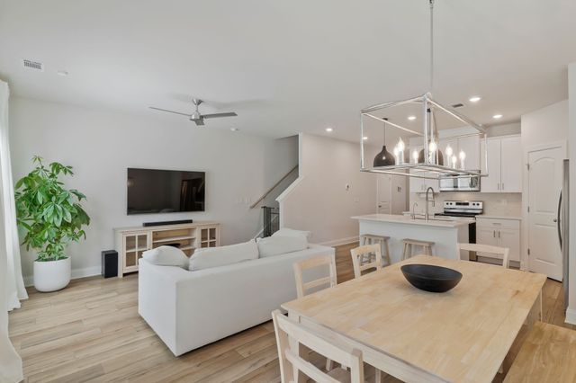 4669 Ridge Bend Dr, Nashville, TN 37207