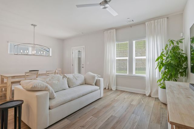 4669 Ridge Bend Dr, Nashville, TN 37207