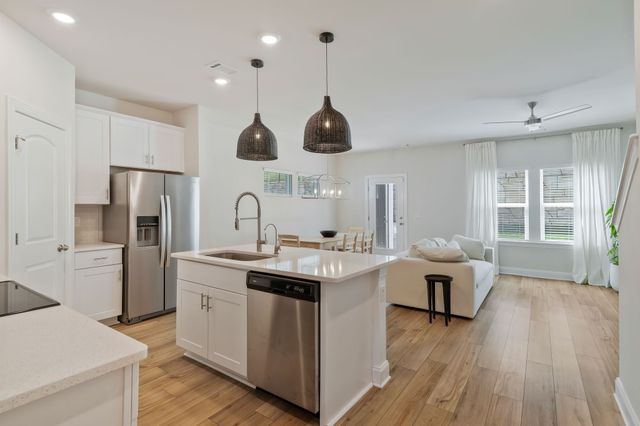 4669 Ridge Bend Dr, Nashville, TN 37207