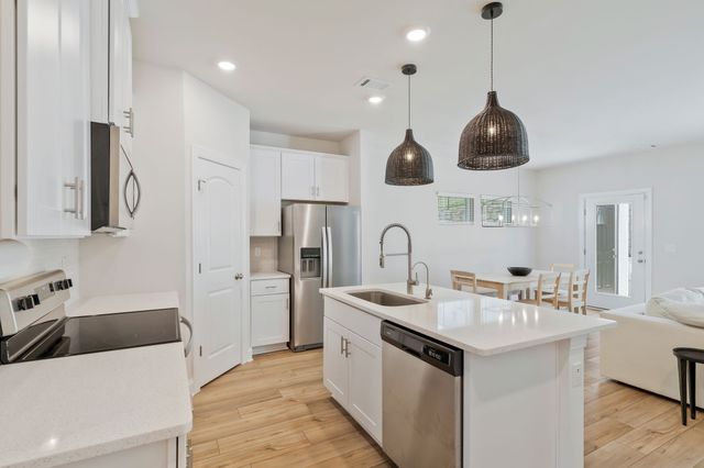 4669 Ridge Bend Dr, Nashville, TN 37207