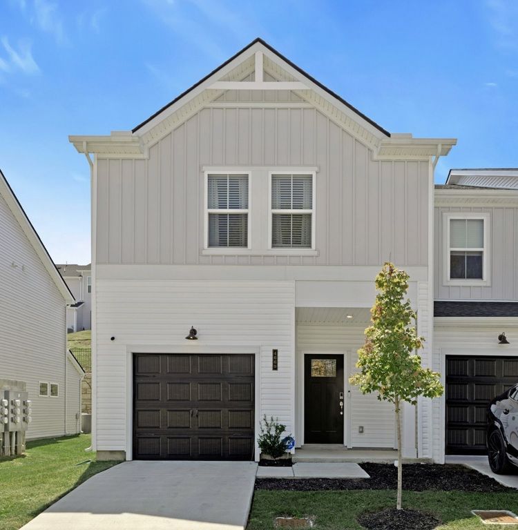 4669 Ridge Bend Dr, Nashville, TN 37207