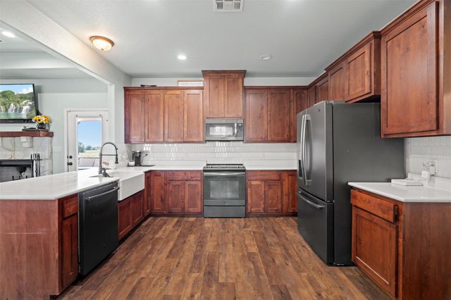 6097 N Fm 908, Rockdale, TX 76567