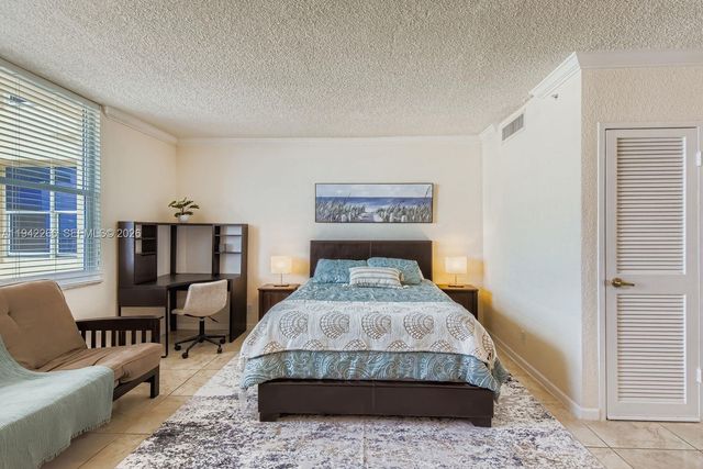 2501 S Ocean Dr 1032, Hollywood, FL 33019