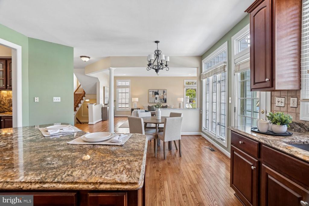 Image 11 of property listing at 614 LINSLADE ST, Gaithersburg, MD 20878