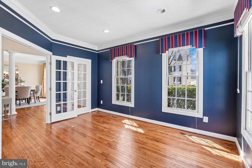 Image 16 of property listing at 614 LINSLADE ST, Gaithersburg, MD 20878