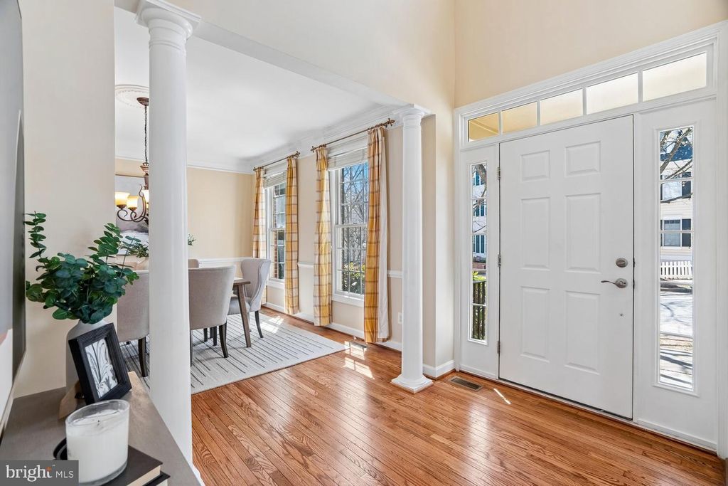 Image 2 of property listing at 614 LINSLADE ST, Gaithersburg, MD 20878