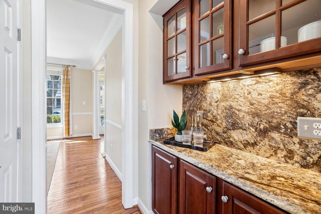 Image 21 of property listing at 614 LINSLADE ST, Gaithersburg, MD 20878