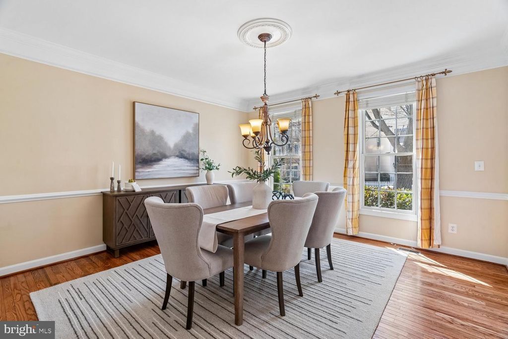 Image 23 of property listing at 614 LINSLADE ST, Gaithersburg, MD 20878