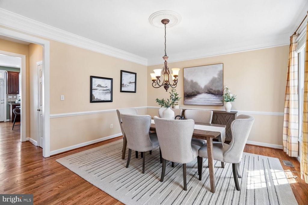 Image 25 of property listing at 614 LINSLADE ST, Gaithersburg, MD 20878