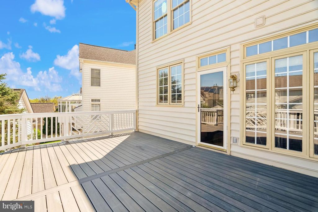 Image 28 of property listing at 614 LINSLADE ST, Gaithersburg, MD 20878