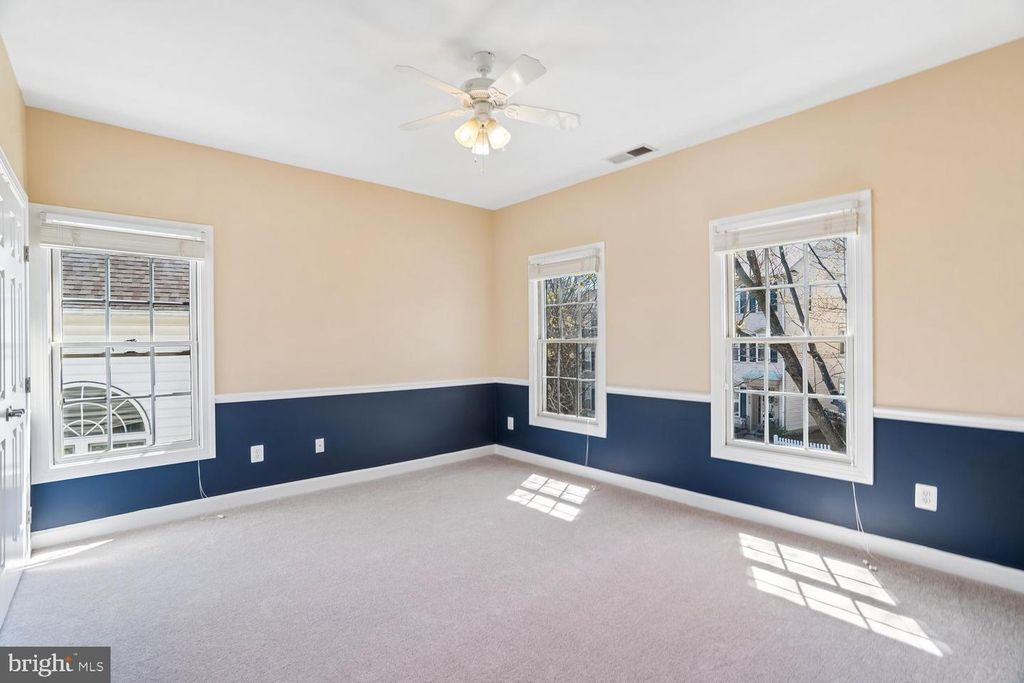 Image 39 of property listing at 614 LINSLADE ST, Gaithersburg, MD 20878