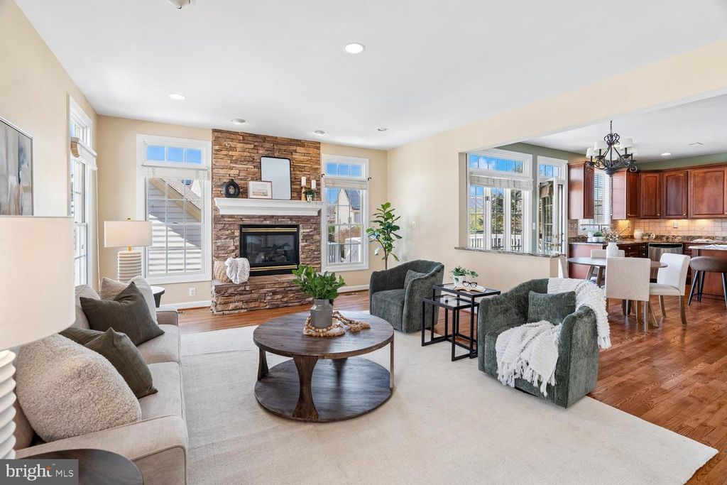 Image 5 of property listing at 614 LINSLADE ST, Gaithersburg, MD 20878