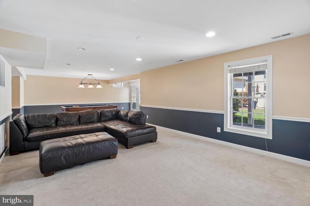 Image 52 of property listing at 614 LINSLADE ST, Gaithersburg, MD 20878