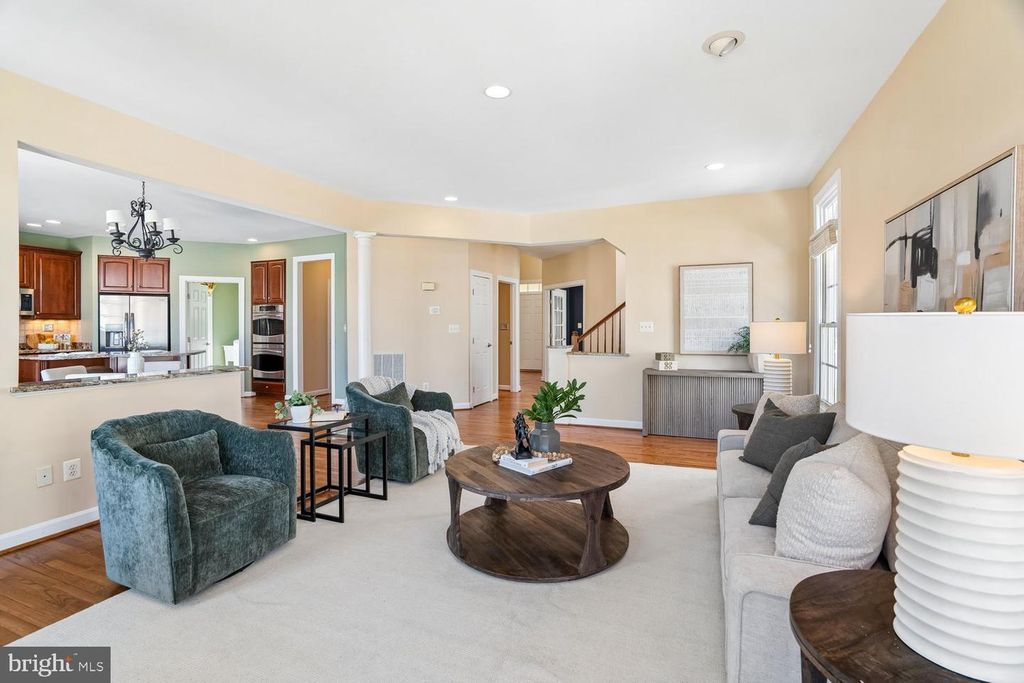 Image 6 of property listing at 614 LINSLADE ST, Gaithersburg, MD 20878