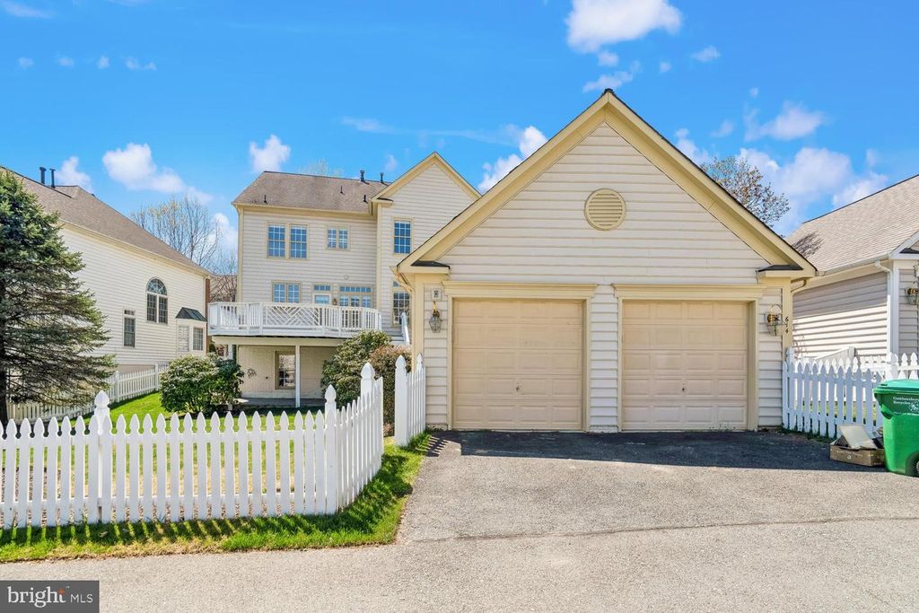 Image 60 of property listing at 614 LINSLADE ST, Gaithersburg, MD 20878