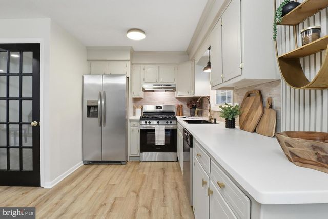 1825 POWDER MILL RD, York, PA 17402