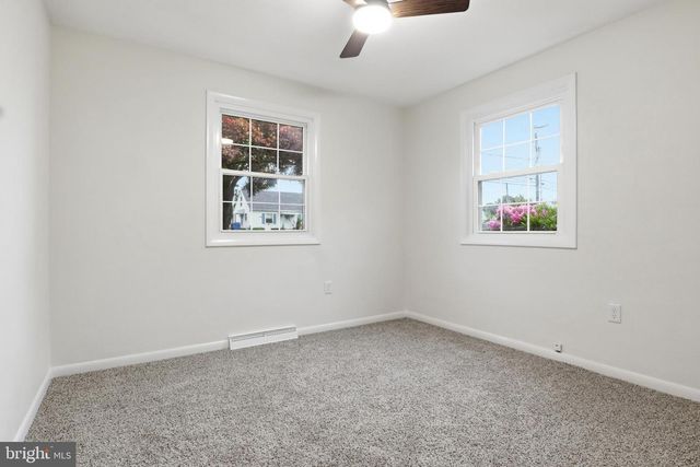 1825 POWDER MILL RD, York, PA 17402