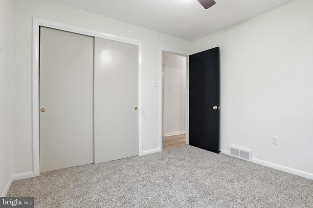 1825 POWDER MILL RD, York, PA 17402