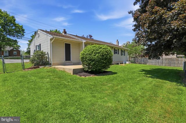 1825 POWDER MILL RD, York, PA 17402