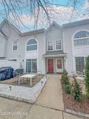 6 Madison Court, Tinton Falls, NJ 07712