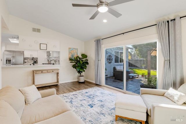 125 Easson Ct, Vallejo, CA 94591