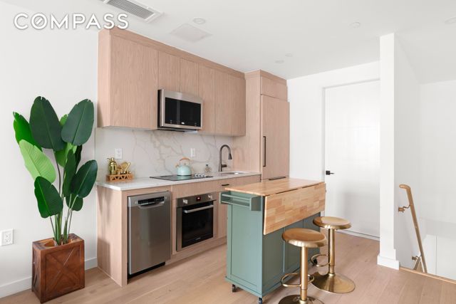 1218 Putnam Ave Apt 1A, New York City, NY 11221