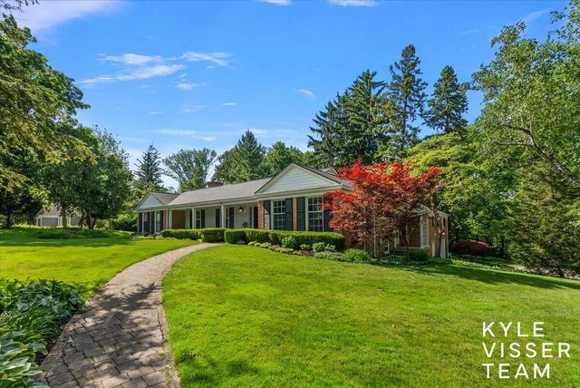 2089 Robinson Road, Grand Rapids, MI 49506