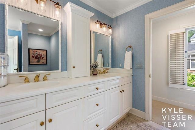 2089 Robinson Road, Grand Rapids, MI 49506