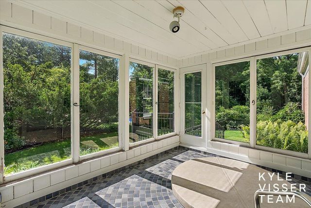 2089 Robinson Road, Grand Rapids, MI 49506