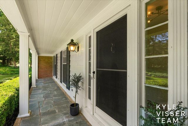 2089 Robinson Road, Grand Rapids, MI 49506