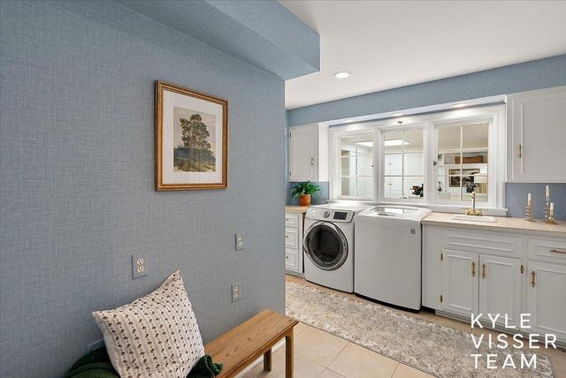 2089 Robinson Road, Grand Rapids, MI 49506