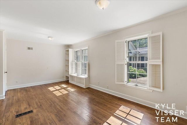 2089 Robinson Road, Grand Rapids, MI 49506