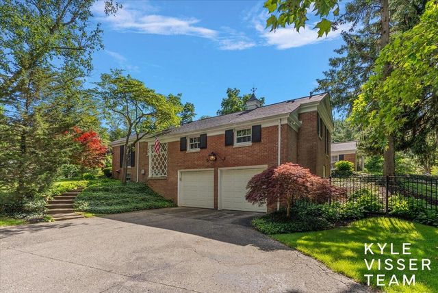 2089 Robinson Road, Grand Rapids, MI 49506