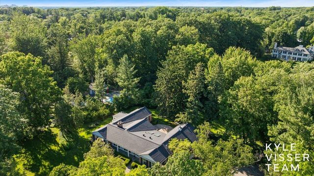 2089 Robinson Road, Grand Rapids, MI 49506