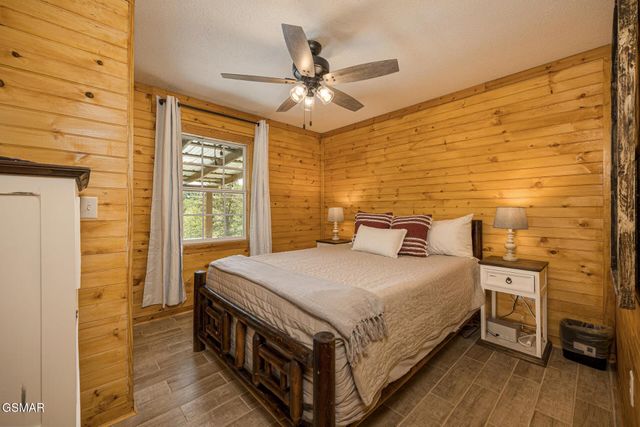 916 Hideaway Hills Circle, Sevierville, TN 37862