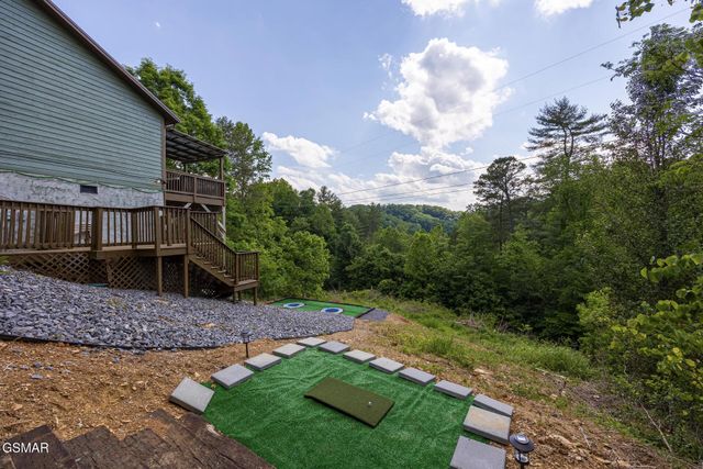 916 Hideaway Hills Circle, Sevierville, TN 37862