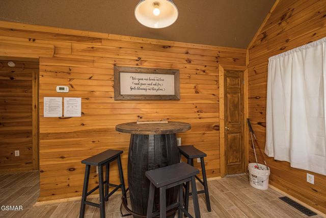 916 Hideaway Hills Circle, Sevierville, TN 37862