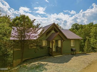 916 Hideaway Hills Circle, Sevierville, TN 37862