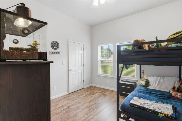 140 Oak Springs Drive, Seguin, TX 78155