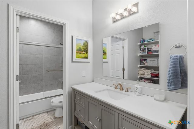 140 Oak Springs Drive, Seguin, TX 78155