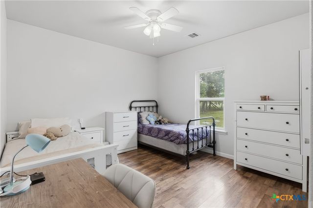140 Oak Springs Drive, Seguin, TX 78155