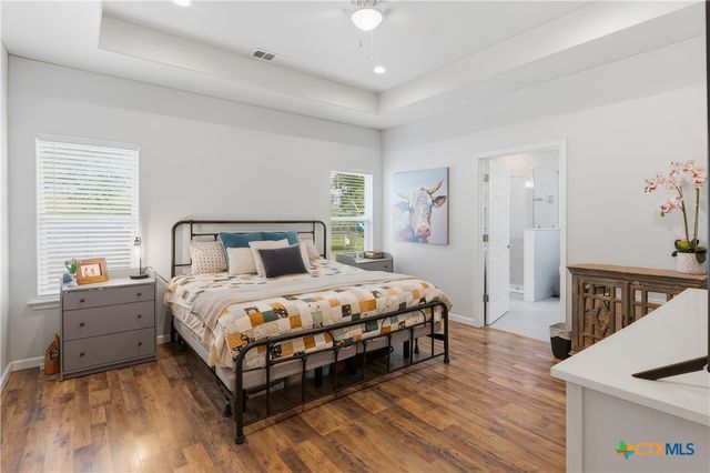 140 Oak Springs Drive, Seguin, TX 78155