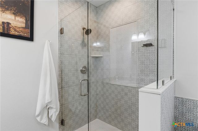 140 Oak Springs Drive, Seguin, TX 78155