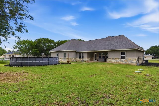 140 Oak Springs Drive, Seguin, TX 78155