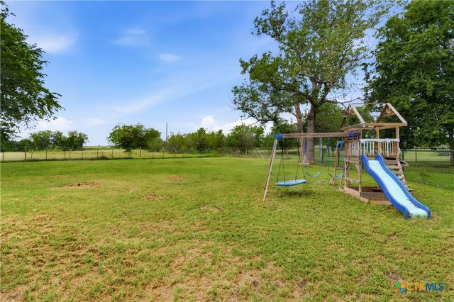 140 Oak Springs Drive, Seguin, TX 78155