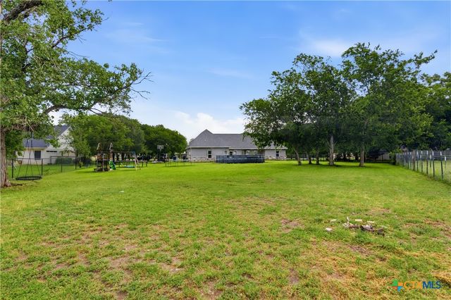 140 Oak Springs Drive, Seguin, TX 78155