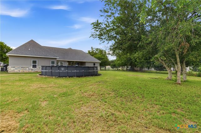 140 Oak Springs Drive, Seguin, TX 78155