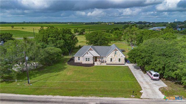 140 Oak Springs Drive, Seguin, TX 78155