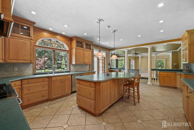 2 Verdi Road, Monroe, NJ 08831