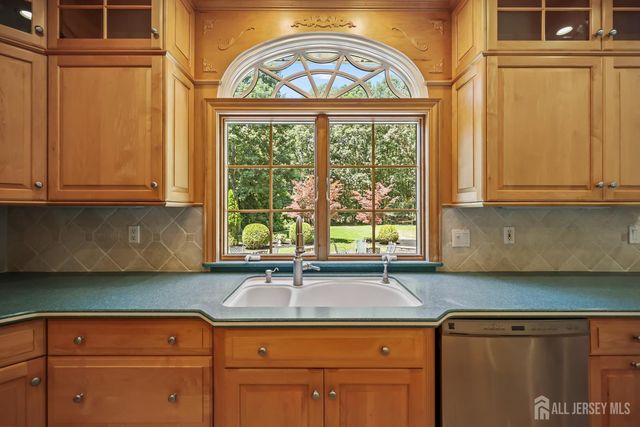 2 Verdi Road, Monroe, NJ 08831